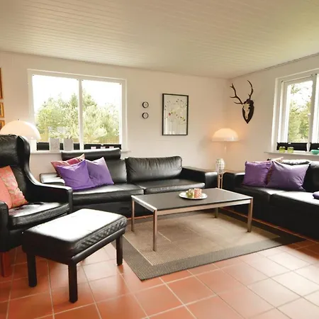 Feriehus Two-bedroom Holiday In
